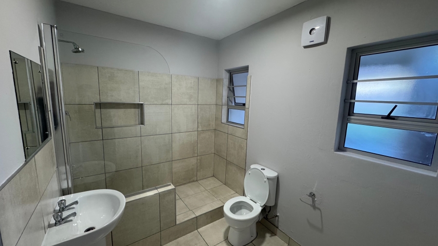 To Let 1 Bedroom Property for Rent in Beacon Bay Eastern Cape